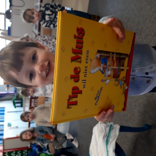 Vlinderklas : Een thema met het prentenboek "Kleine Muis zoekt een huis"