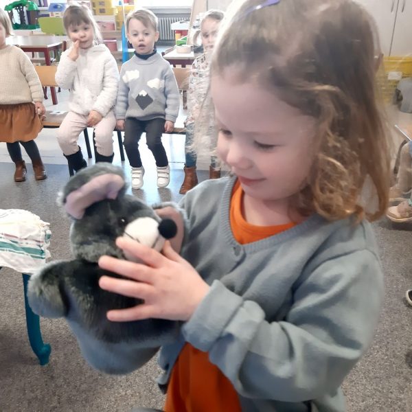 Vlinderklas : Een thema met het prentenboek "Kleine Muis zoekt een huis"