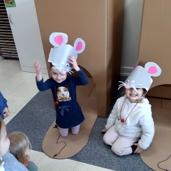 Vlinderklas : Een thema met het prentenboek "Kleine Muis zoekt een huis"