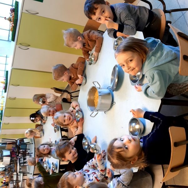 Vlinderklas : Een thema met het prentenboek "Kleine Muis zoekt een huis"