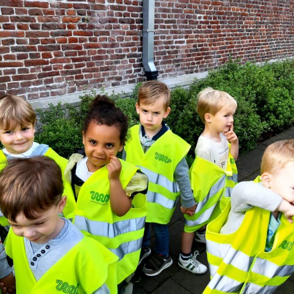Vlinderklas : Joepie, met de fiets naar school!