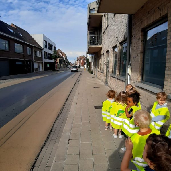 Vlinderklas : Joepie, met de fiets naar school!