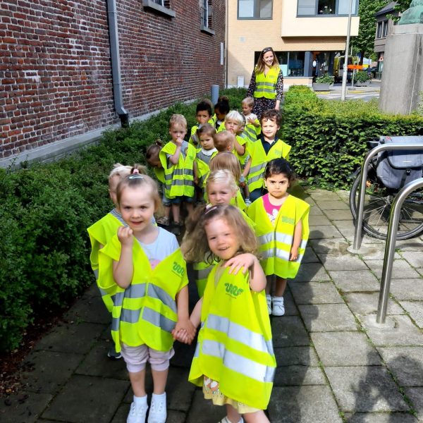 Vlinderklas : Joepie, met de fiets naar school!