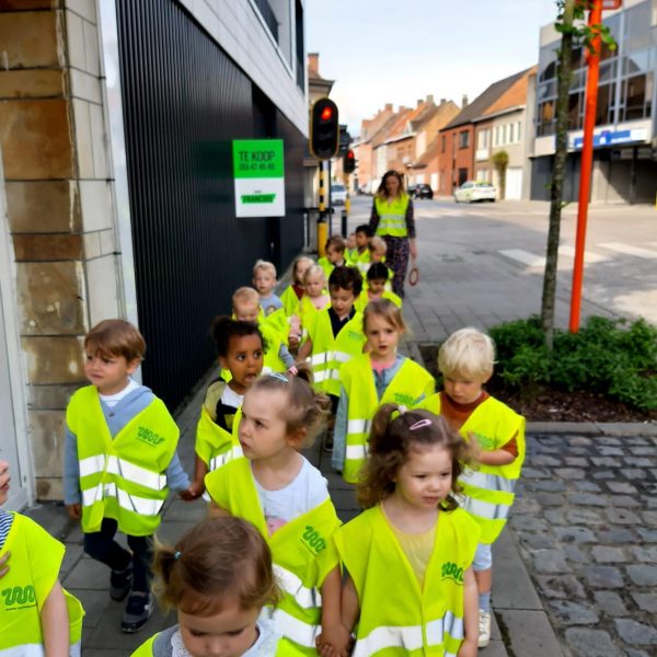 Vlinderklas : Joepie, met de fiets naar school!