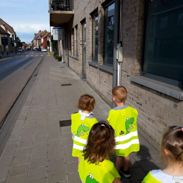 Vlinderklas : Joepie, met de fiets naar school!