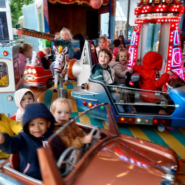 Vlinderklas : Joepie! We gaan naar de kermis!