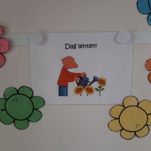 Vlinderklas : Mooie bloemen voor ons mama!