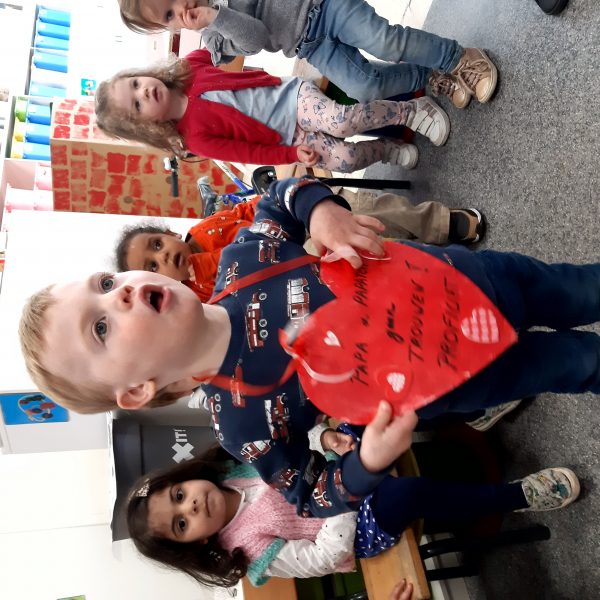 Vlinderklas : Mooie bloemen voor ons mama!