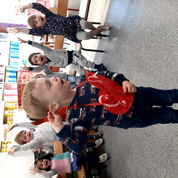 Vlinderklas : Mooie bloemen voor ons mama!