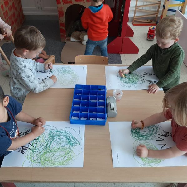 Vlinderklas : Mooie bloemen voor ons mama!