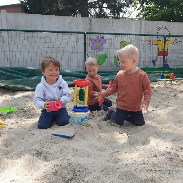 Vlinderklas : Mooie bloemen voor ons mama!
