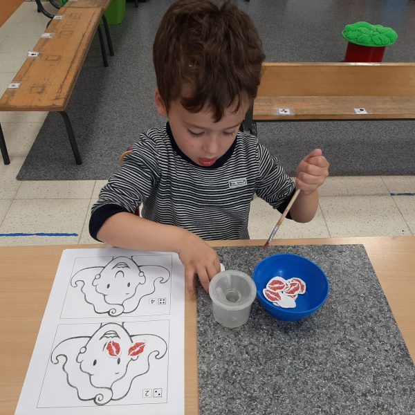 Vlinderklas : Mooie bloemen voor ons mama!