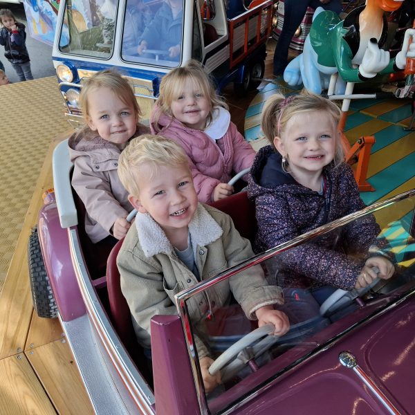 bijenklas: Joepie, we gingen naar de kermis!