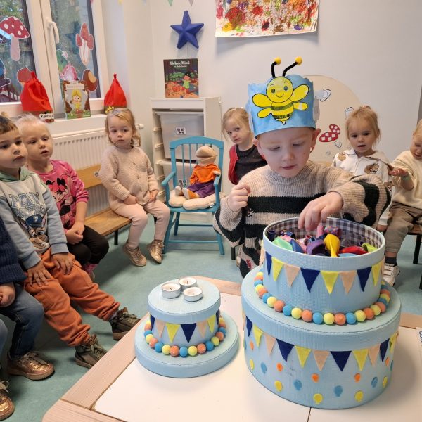 bijenklas: verjaardag Charles