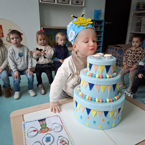 bijenklas: verjaardag Nessim