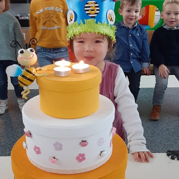Bijenklas: verjaardag Phoebe