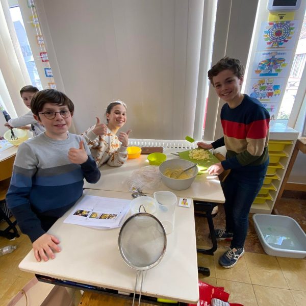 Cake party in het vijfde leerjaar