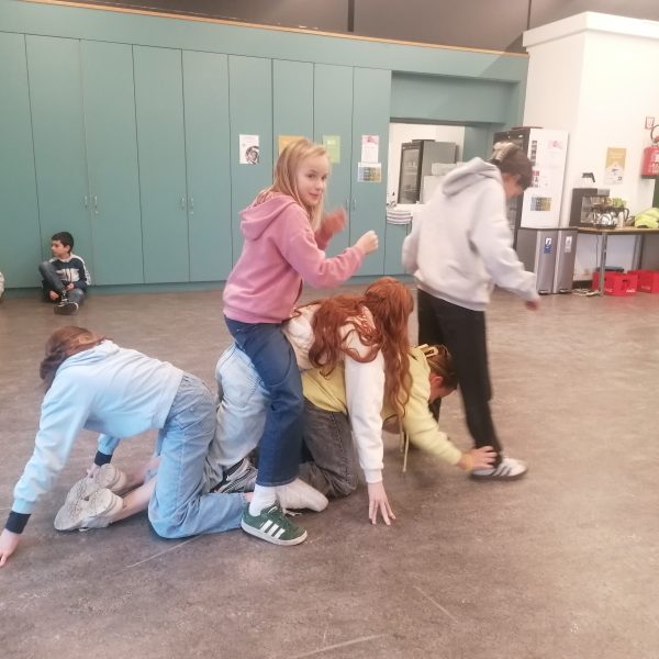 Drama: voertuigen maken