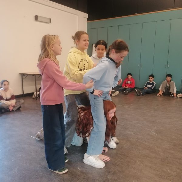 Drama: voertuigen maken