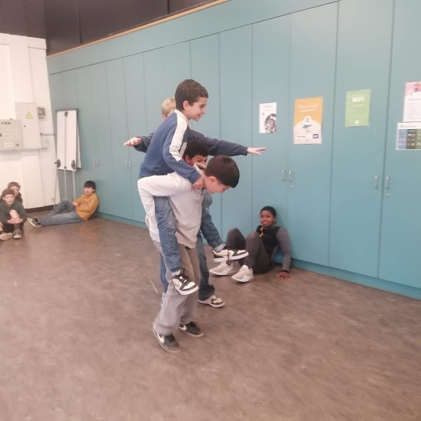 Drama: voertuigen maken