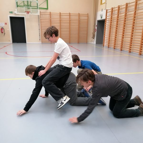 Drama: voertuigen maken