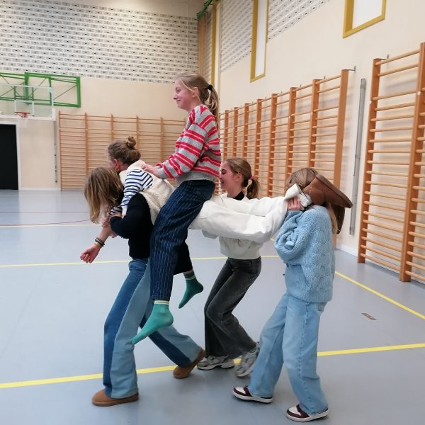 Drama: voertuigen maken