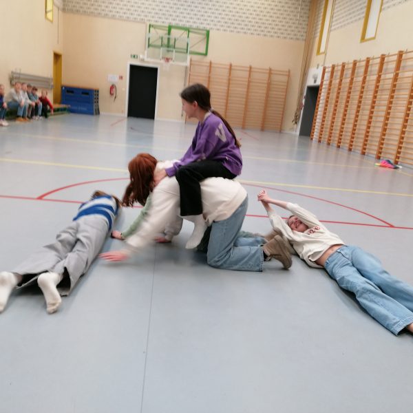 Drama: voertuigen maken