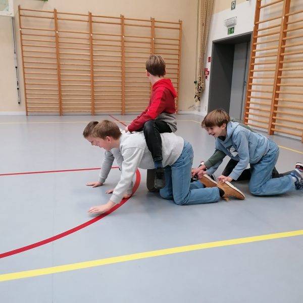 Drama: voertuigen maken