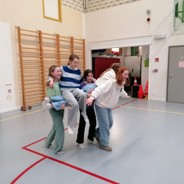 Drama: voertuigen maken